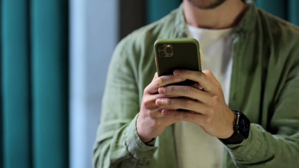 a teen using instagram